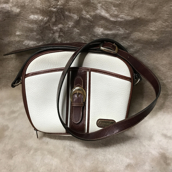 Carryland Handbags - Carryland Purse Cream Brown many compartments